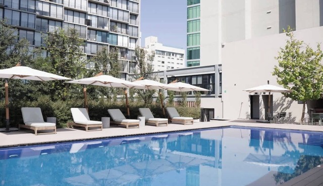 City-view condo w/pool & free parking