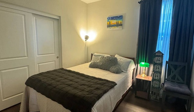 Clean & Comfy Private Room- Perfect for Your Stay!