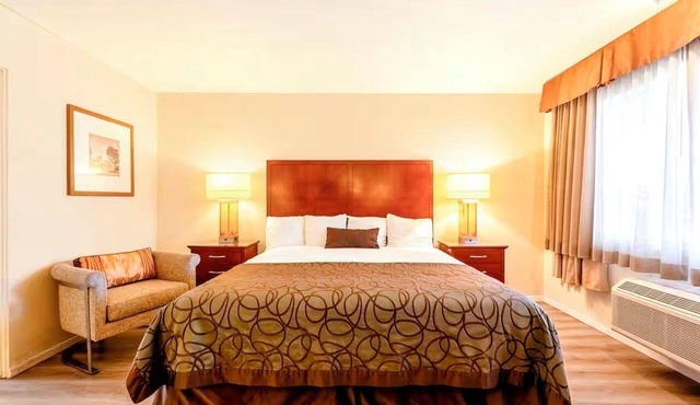Close to Yuma Heritage Attractions | Deluxe King Bed Suite | Gym 24/7 Available