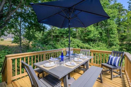 Coastal Comfort Cape Cod Charm Await in Chatham