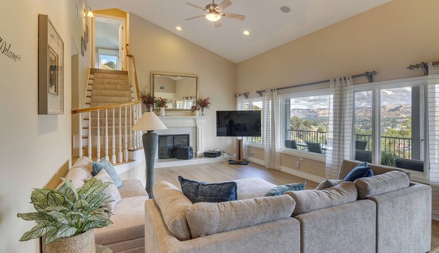 Combined Retreat w/Epic Views in Simi Valley!