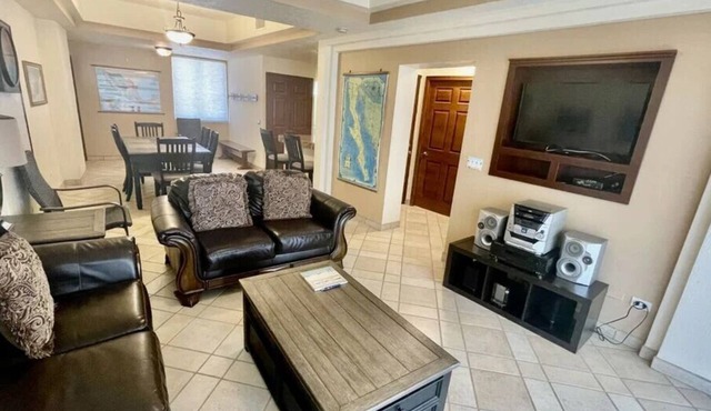 Comfortable 2 Bedroom 2 Bath G201