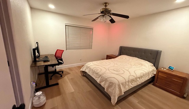 Comfortable Furnished Room in Sunny Phoenix