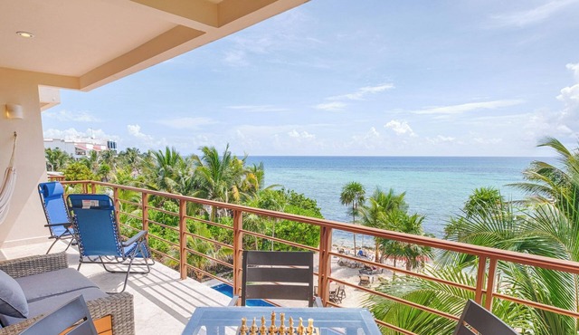 Comfortable, modern condo with beautiful ocean views, swimming pool, AC!