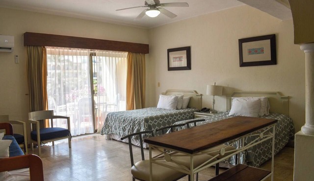 Comfortable Studio with balcony inside Velas Vallarta resort