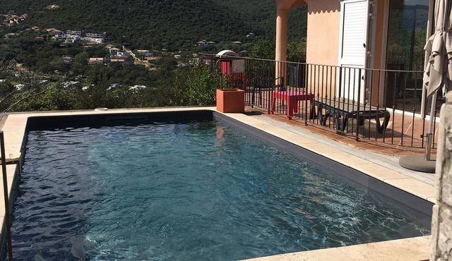 Comfortable villa with private pool 5 minutes from the beach