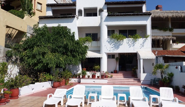 Complete House, ocean view, 8 minute walking to the beach