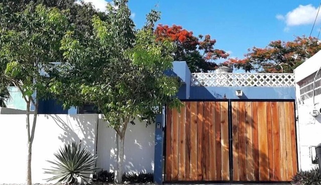 Complete rest house with WIFI 5 minutes from downtown