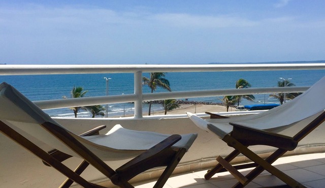 Condo in front of ocean with pool and ocean view and in front of the beAch