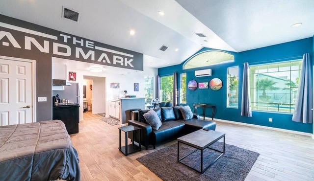 Coolidge Modern Studio right next to heated pool and amenities