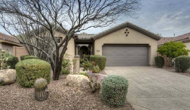 Country Club, Gated - Clean and cute 3 bed 3 bath home - Casita.