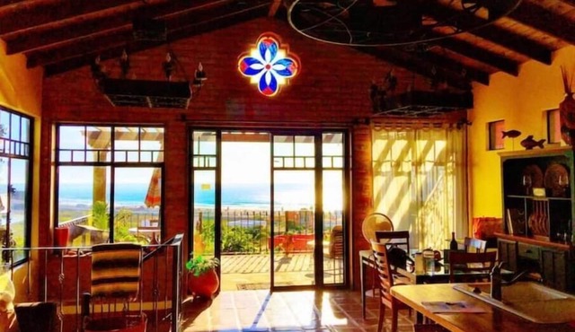 Country Living with gorgeous ocean/beach/river/mtn view -1/2 hr. to Wine Country