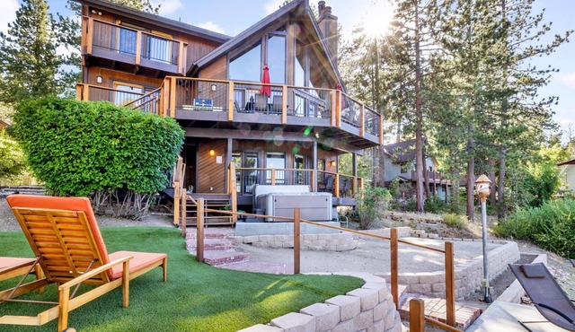 Cove Lakefront Chalet #2098