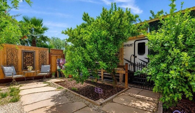 Cozy 1-bedroom recreational vehicle with horse amenities available!