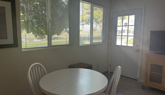 Cozy 1-bedroom studio with AC in charming Sun Lakes active adult community