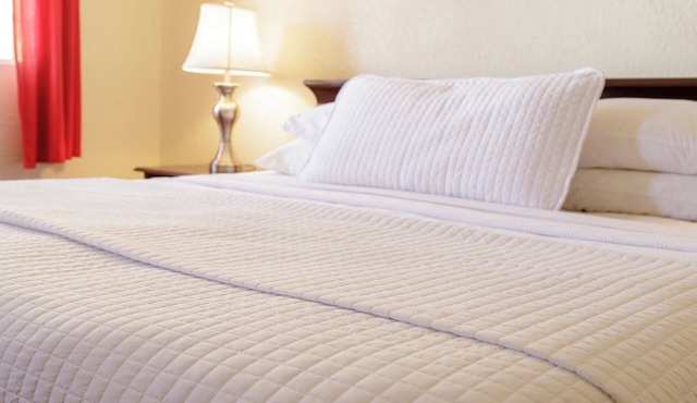 Cozy 1 king bed apartment in enjoyable Ensenada with pool, fitness room.
