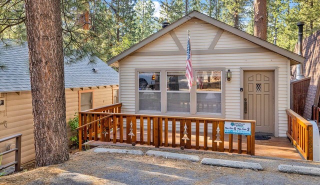 Cozy 2BR/2BA Log Home: Fenced Yard, Gas Fireplace & Walk to Lake