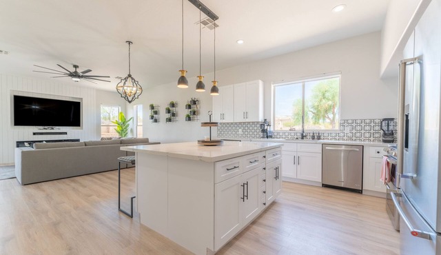 Cozy Arizona home great for family’s or a fun trip! near Scottsdale! with a pool