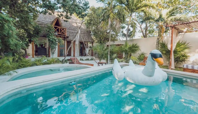 Cozy Cabaña Quetzal in the center of Tulum