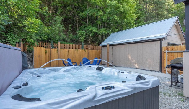 Cozy Fall Escape Hot Tub Historic Wallace in Shoshone County