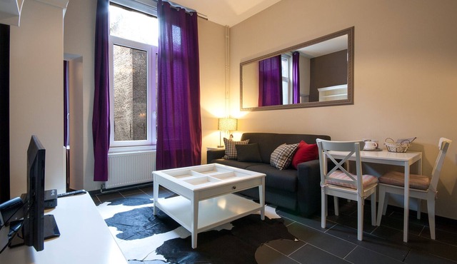 Cozy Flat 2A .......