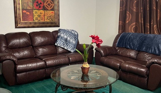 Cozy home in great area. Close to main shops