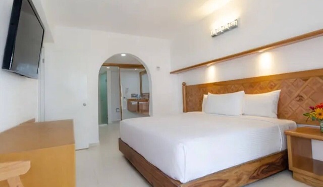 Cozy Mediterranean-Style 1 BR Suite | Beachscape Kin Ha