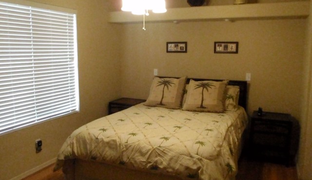 Cozy one bed room guest house all set for snowbirds