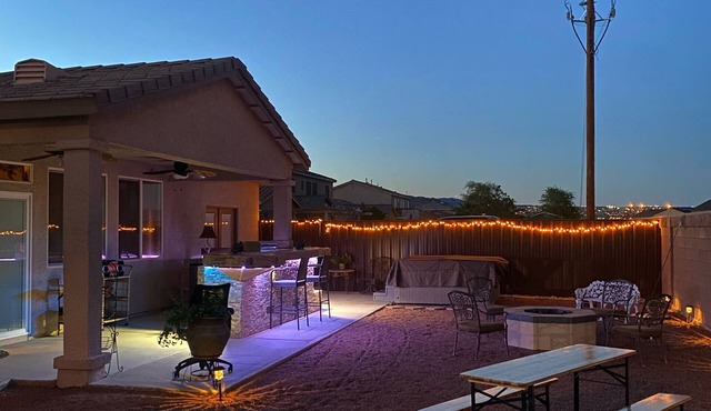 Cozy Riverhouse w/Pool! Plenty of Space for the whole Family.