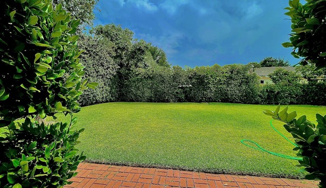 Cozy Studio with beautiful open private yard 5 minutes from Pasadena