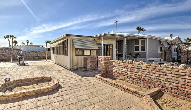 Cozy Yuma Retreat w/Furnished Patio & Grill!