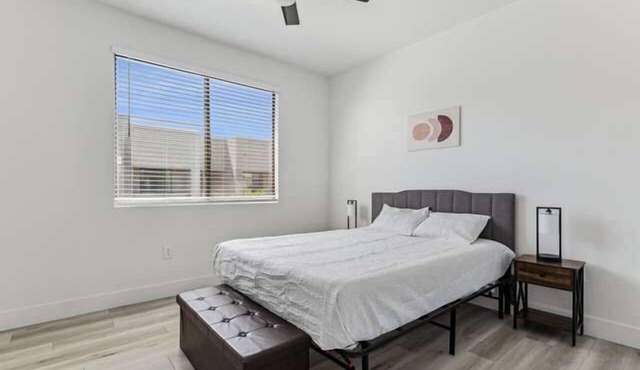 CozySuites Glendale - Westgate w pool! 16