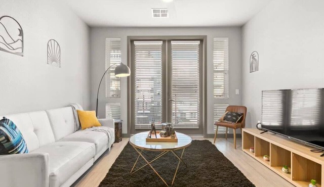 CozySuites PHX: RORO, Gym, Pets, Parking! #3