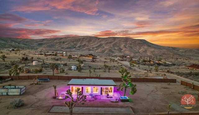 Curious Crib - Central Location, Cowboy Pool, Spa