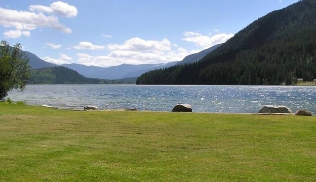 Custom Bull Lake Waterfront Home-3000 SQ Feet