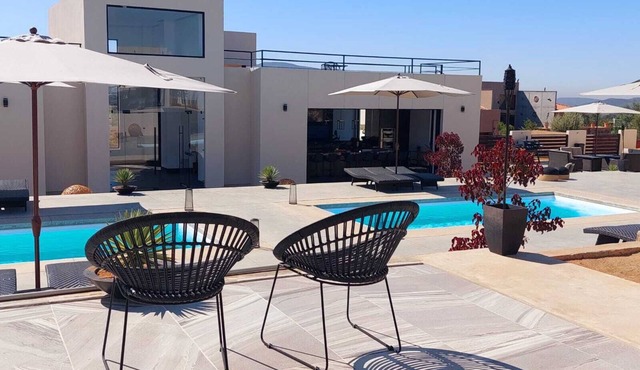 D'VINO, Home with 8 Poolside Suites in the in the Heart of Valle de Guadalupe.