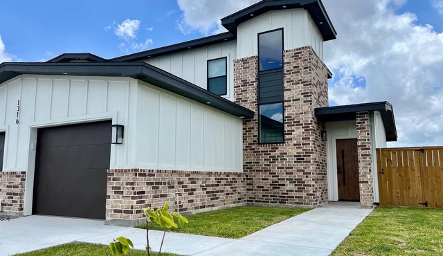 Daytona Beach B - Sleek & Stylish 3BD/2.5BA - WiFi