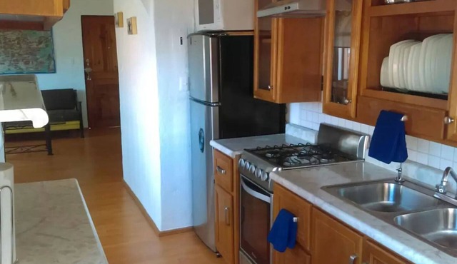 Departamento cómodo, céntrico, estacionamiento