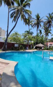 Departamento Familiar con Alberca Zona Dorada - Villa Serena