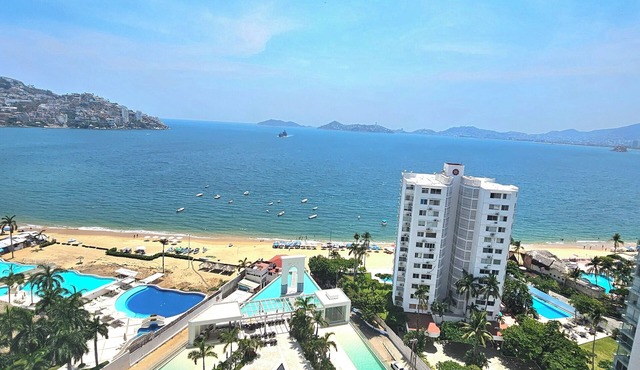 Departamento Frente al Mar con Extraordinaria Vista a Toda la Bahía de Acapulco