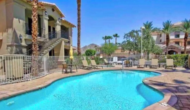 Desert Oasis Walk to Old Town La Quinta Pool Pets OK