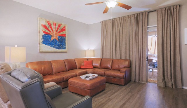 Desert Villa - Your Home Away from home in Central Phoenix