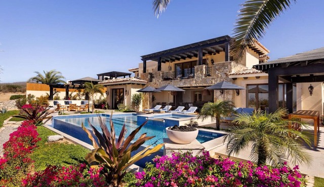 Diamante Luxurious Ocean View 6 BR Includes Golf Cart & Airport Transport