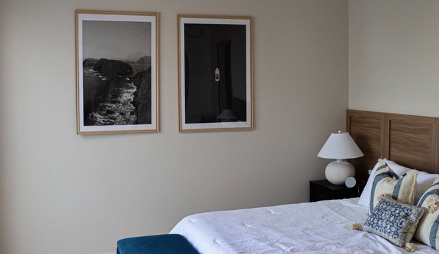 Discover Paradise Just 2 Minutes Away: Your Cozy, Beachside Haven Awaits!