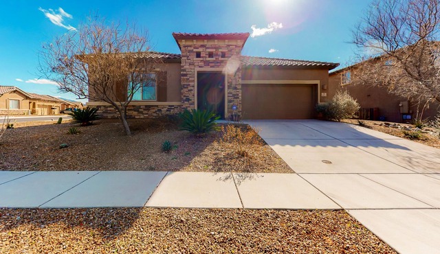 Dog-friendly home with central ac, enclosed yard, patio, hot tub, & WiFi