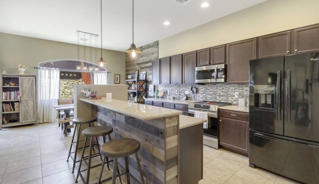 Dog Friendly Tucson 3bd 2.5ba Family Home Snowbirds Pool Access Fire Pit Grill