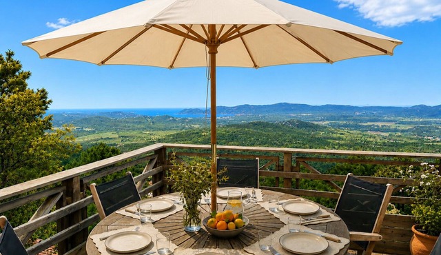 Domaine Privé - 3 villas - Swimming pool - exceptional view - 10 people