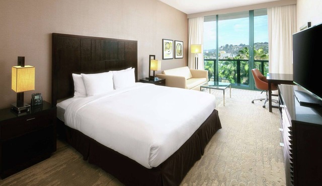 DoubleTree by Hilton San Diego - Hotel Circle