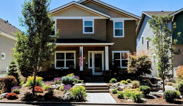 Downtown, Beaches & Hiking! This beautiful home is walking distance to ALL!