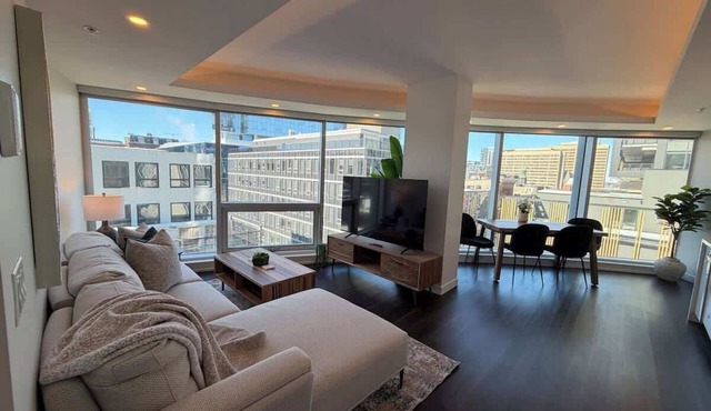 Downtown waterfront 2 BR and 2 Bath with 6 appliances